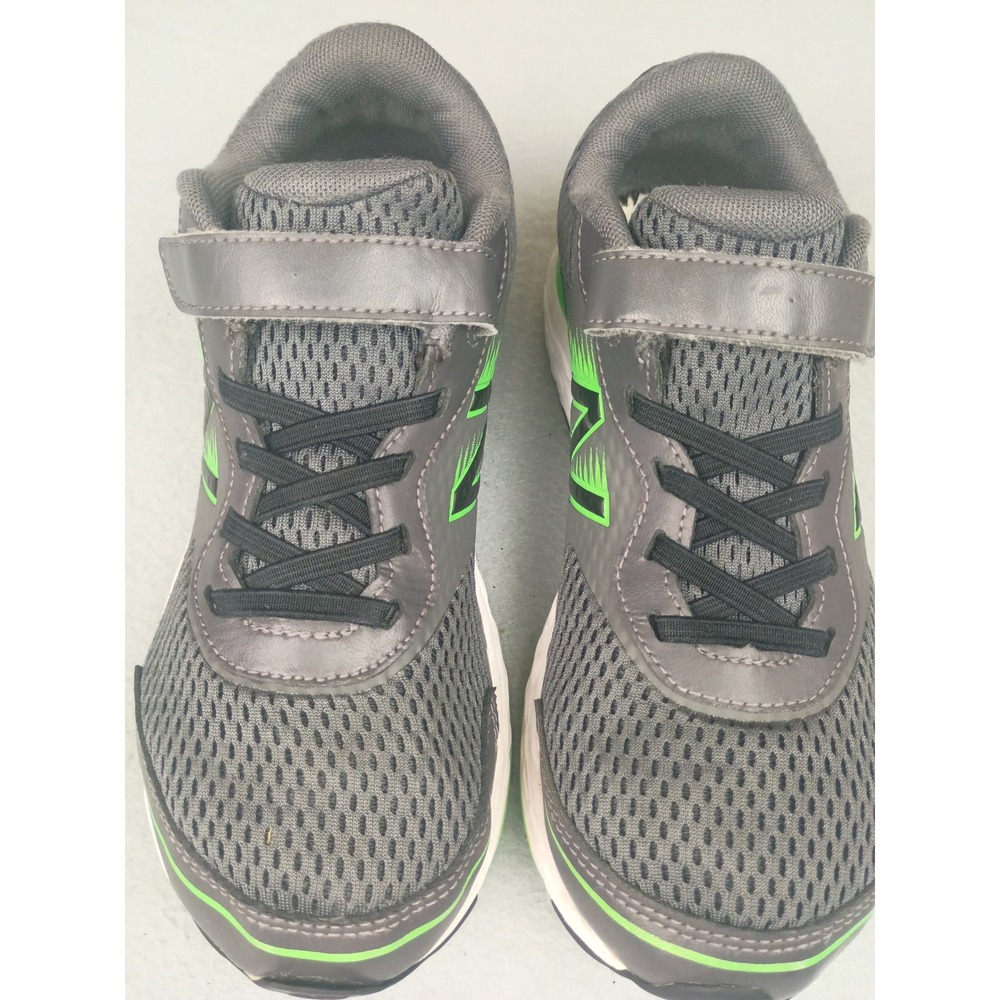 New Balance 519v2 Kids Running Shoes Grey Green Hook Loop Strap Size 5 KV519V2G